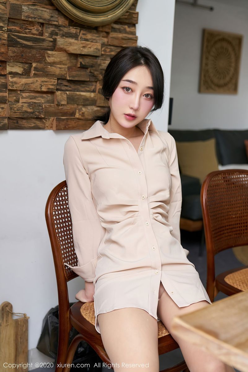 [XiuRen秀人网] 美女模特九月生修长美腿情趣内衣居家女友系列套图 No.2424