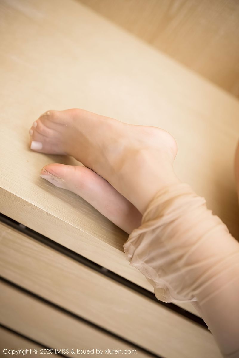 [IMiss爱蜜社] 美女模特九月生轻薄睡衣&情趣内衣系列心愿旅拍 Vol.510