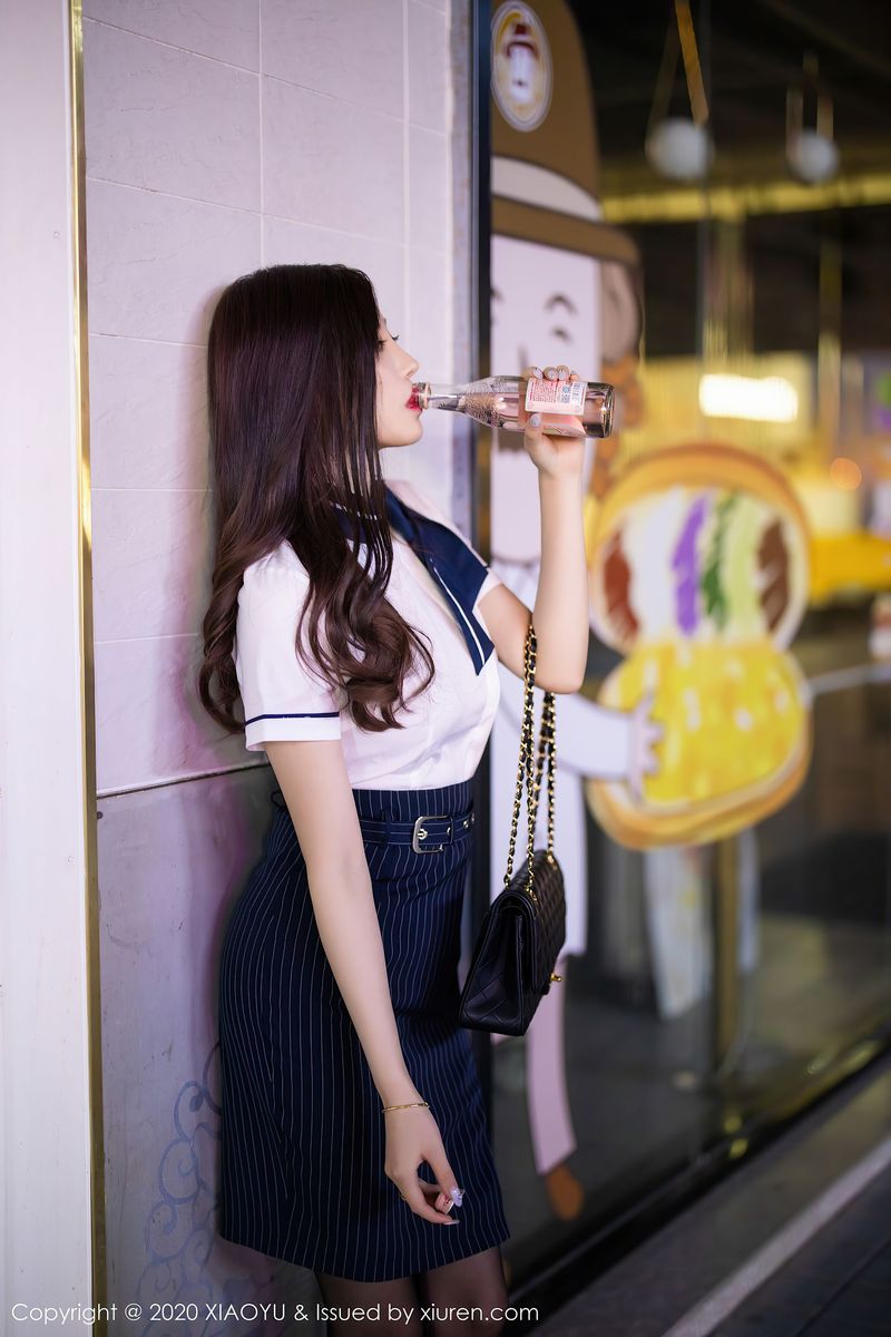 [XIAOYU语画界] 甜美女神杨晨晨sugar黑丝美腿街边偶遇系列写真 Vol.393