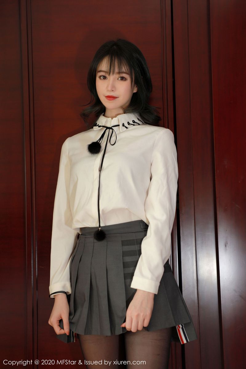 [MFStar模范学院] 新人模特yoo优优曼妙身材JK服饰性感写真 Vol.312
