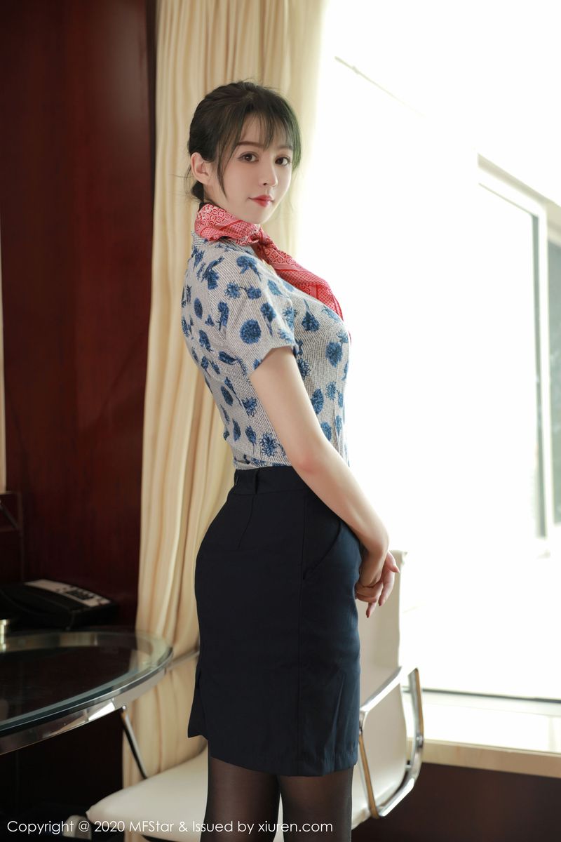 [MFStar模范学院] 新人模特yoo优优黑丝美腿&空乘制服系列写真 Vol.317