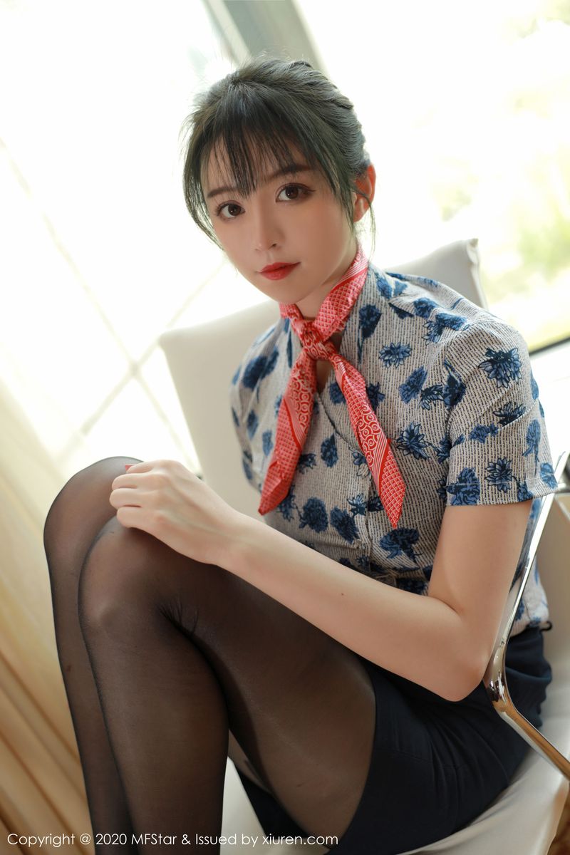 [MFStar模范学院] 新人模特yoo优优黑丝美腿&空乘制服系列写真 Vol.317