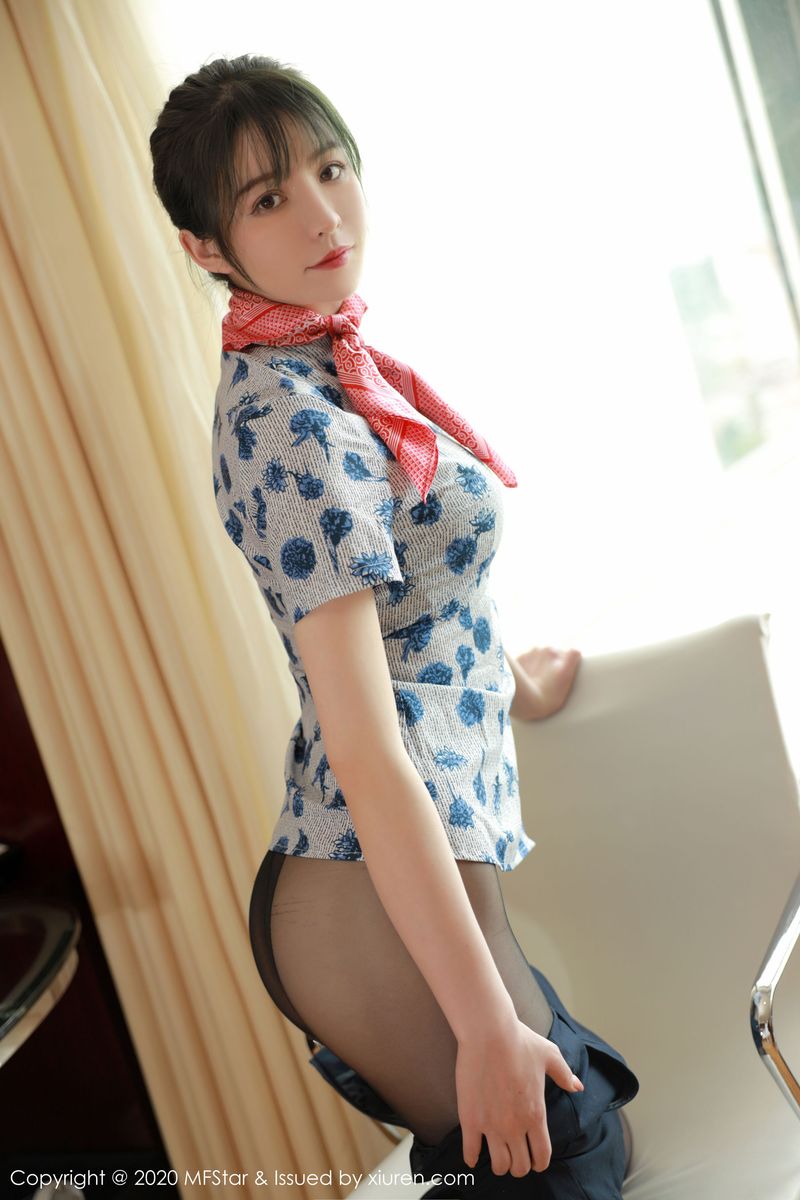 [MFStar模范学院] 新人模特yoo优优黑丝美腿&空乘制服系列写真 Vol.317