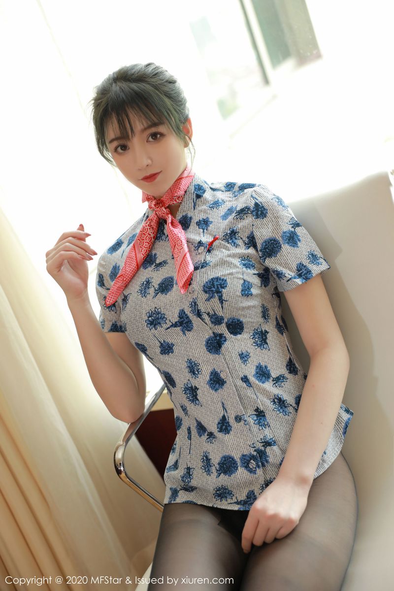 [MFStar模范学院] 新人模特yoo优优黑丝美腿&空乘制服系列写真 Vol.317