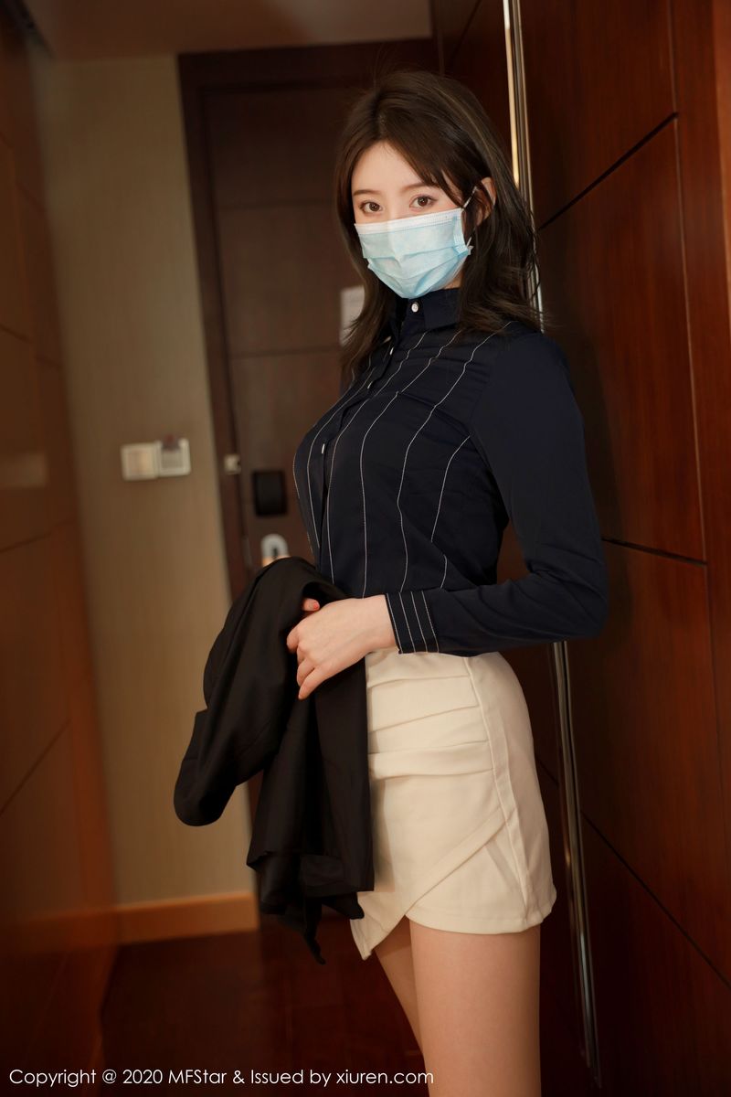 [MFStar模范学院] 美女模特yoo优优口罩遮面&纤纤细腿性感私房写真 Vol.333