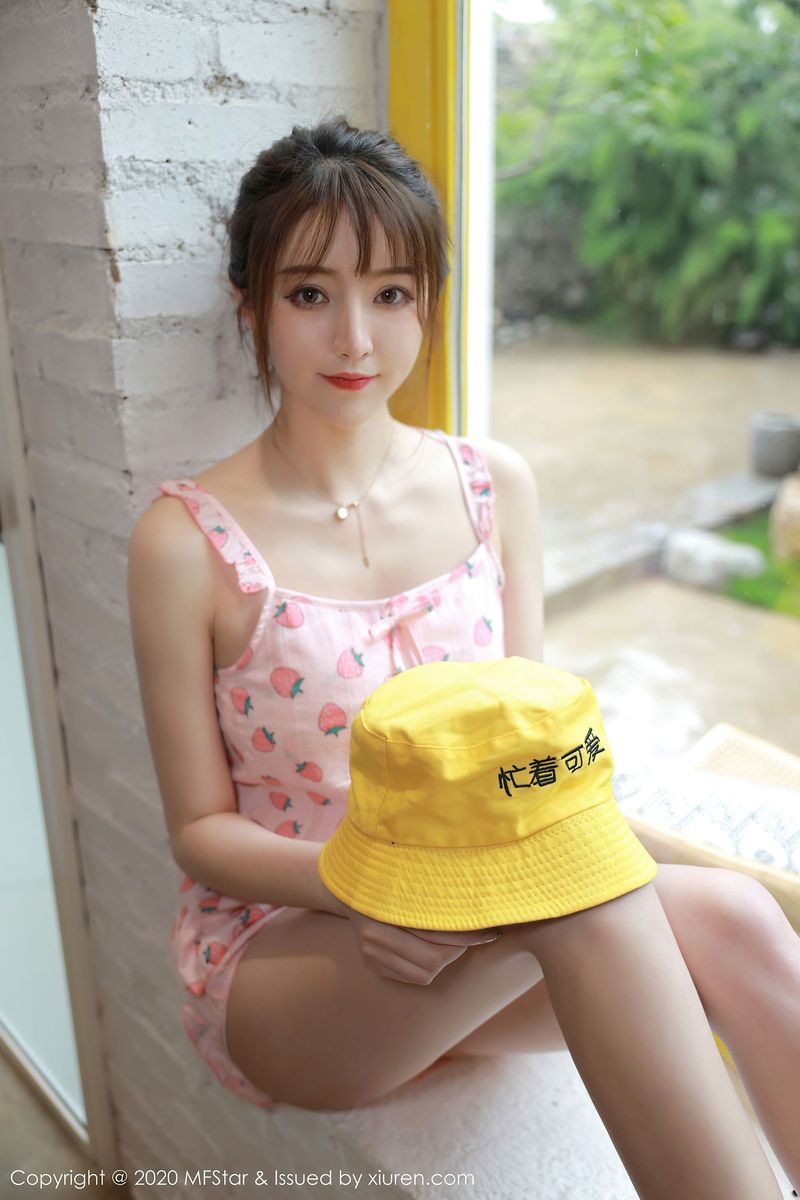 [MFStar模范学院] 草莓少女yoo优优粉嫩美腿邻家女孩系列大理旅拍 Vol.349