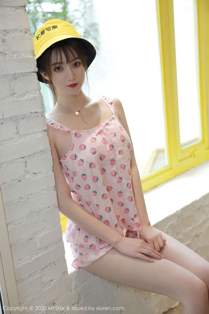 [MFStar模范学院] 草莓少女yoo优优粉嫩美腿邻家女孩系列大理旅拍 Vol.349