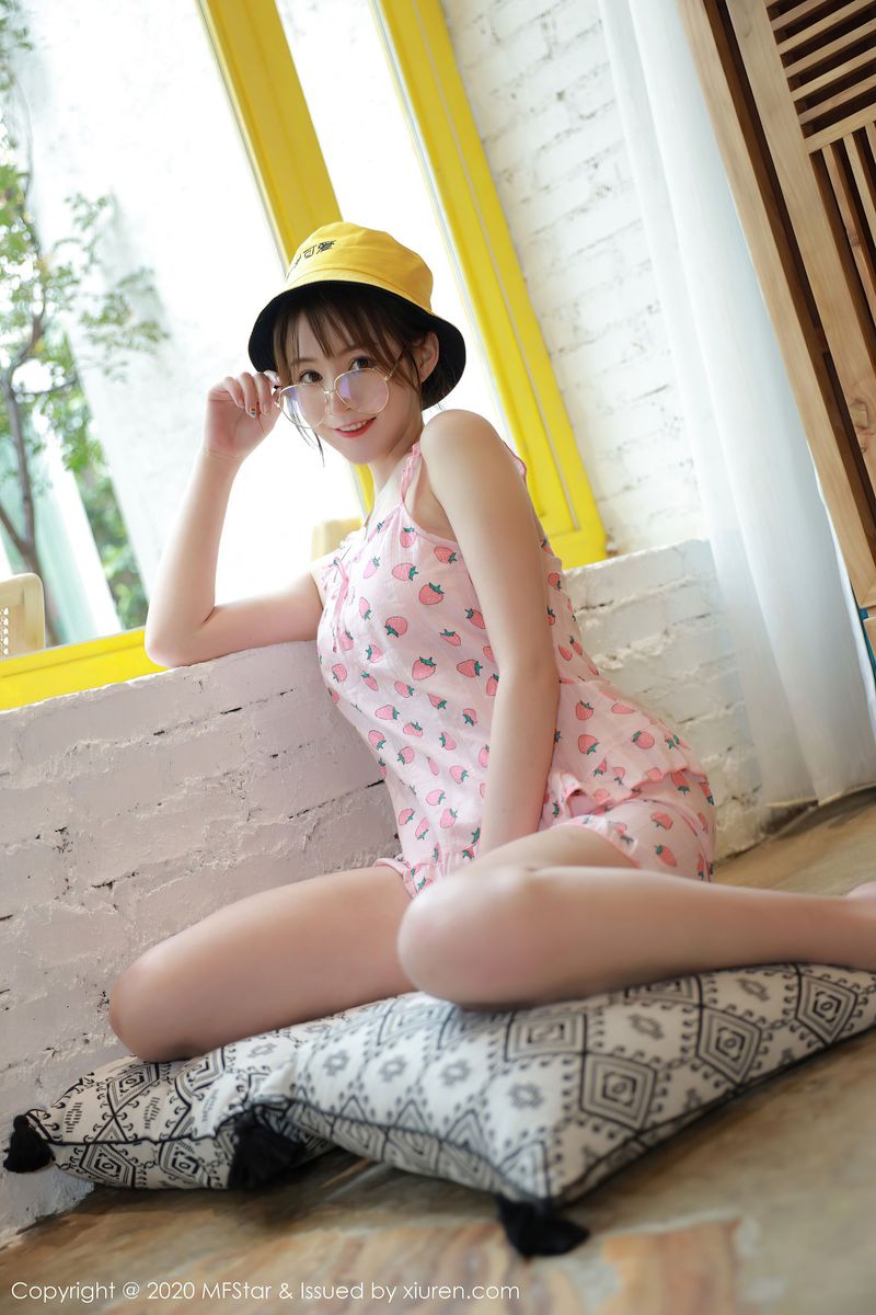 [MFStar模范学院] 草莓少女yoo优优粉嫩美腿邻家女孩系列大理旅拍 Vol.349