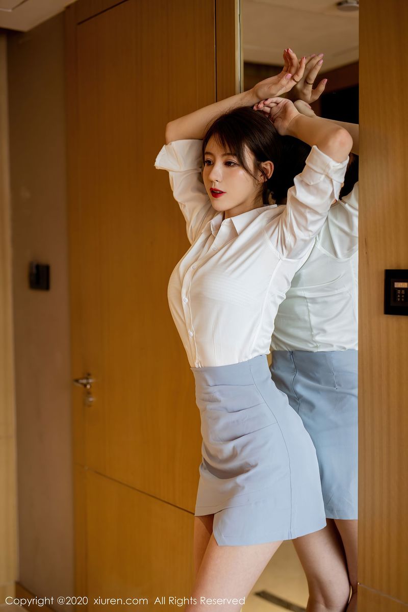 [XIUREN秀人网] 美女模特yoo优优白衬衫性感秘书装职场OL写真 No.2350