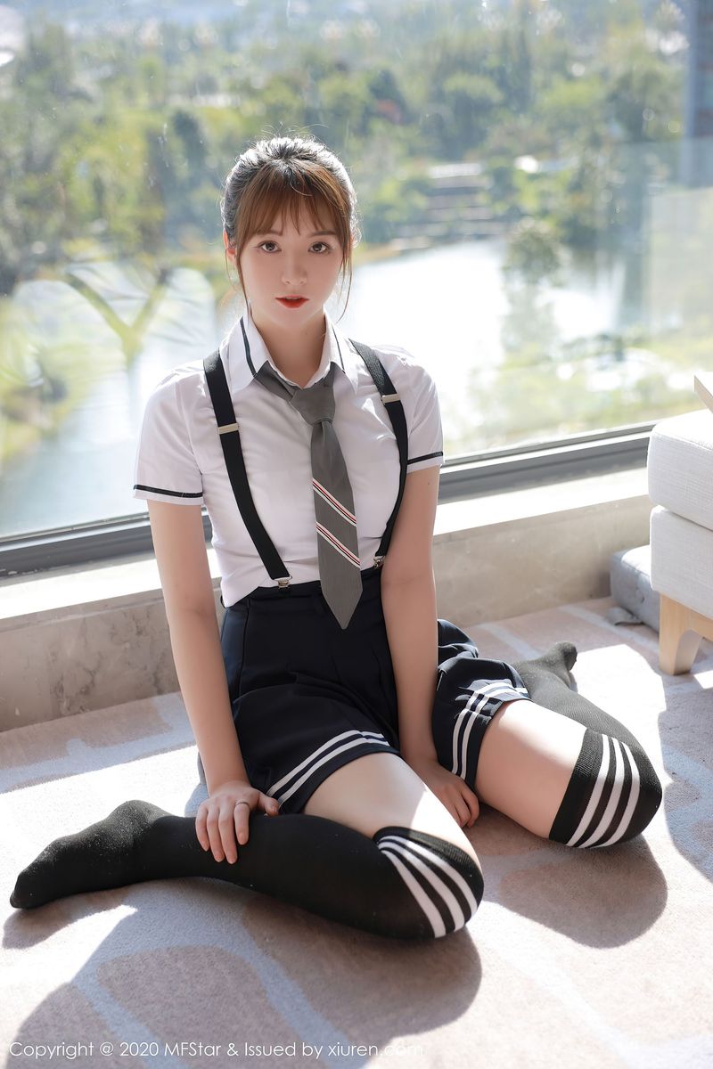 [MFStar模范学院] 美女模特yoo优优 - 学院风校服清纯系列四川旅拍 Vol.390