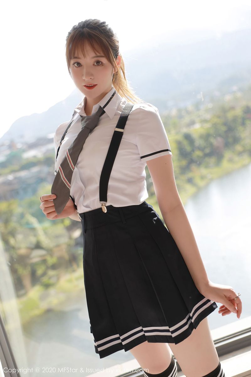 [MFStar模范学院] 美女模特yoo优优 - 学院风校服清纯系列四川旅拍 Vol.390