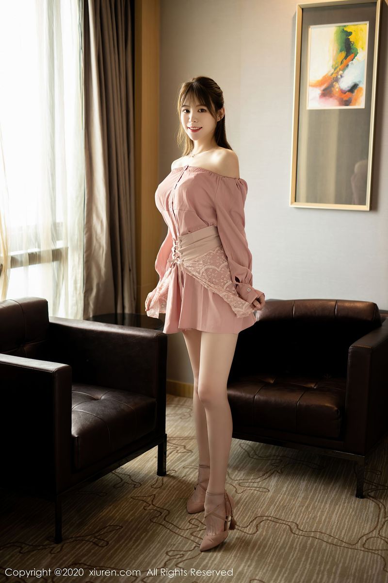 [XiuRen秀人网] 美女模特yoo优优粉色吊裙&性感内衣私房写真 No.2473