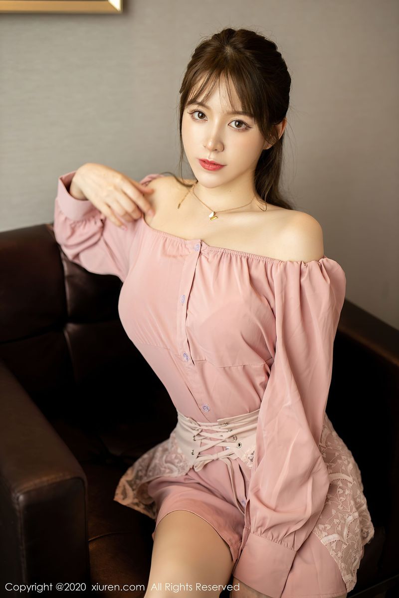 [XiuRen秀人网] 美女模特yoo优优粉色吊裙&性感内衣私房写真 No.2473