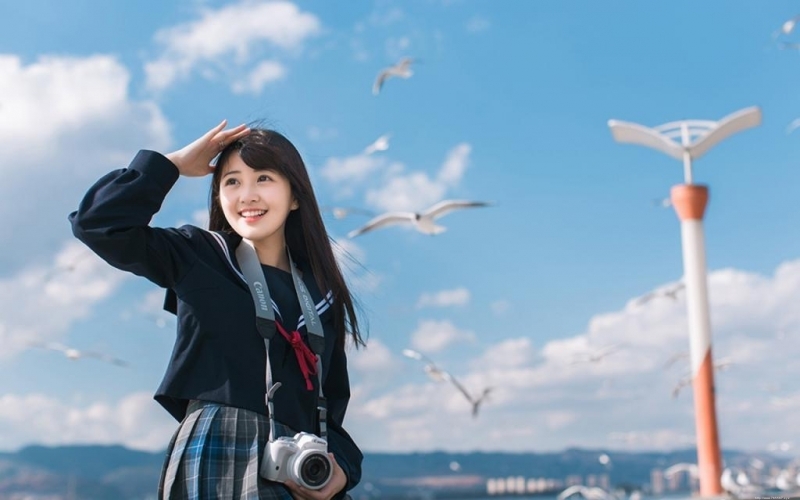 水手服美女治愈系笑容个人写真