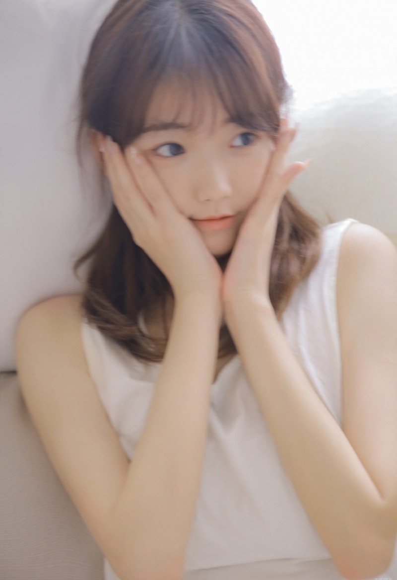 双马尾辫童颜萝莉俏皮可爱写真