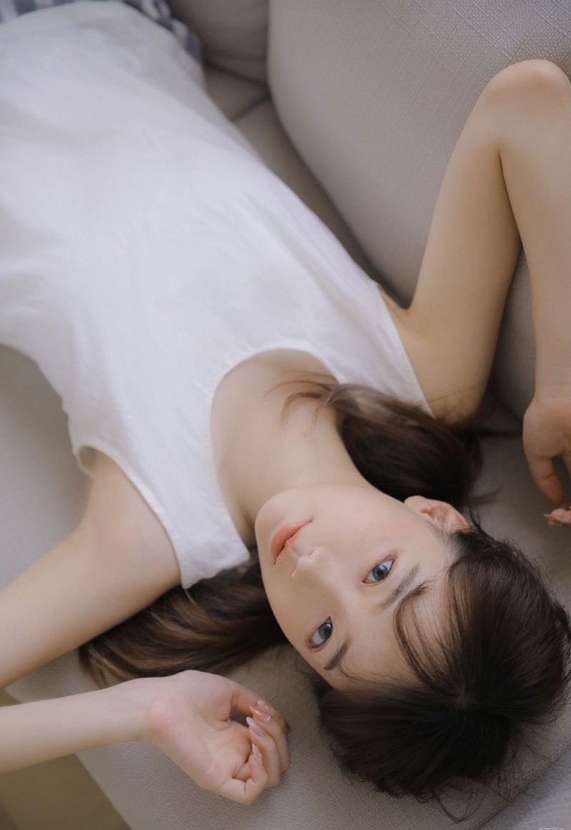 双马尾辫童颜萝莉俏皮可爱写真