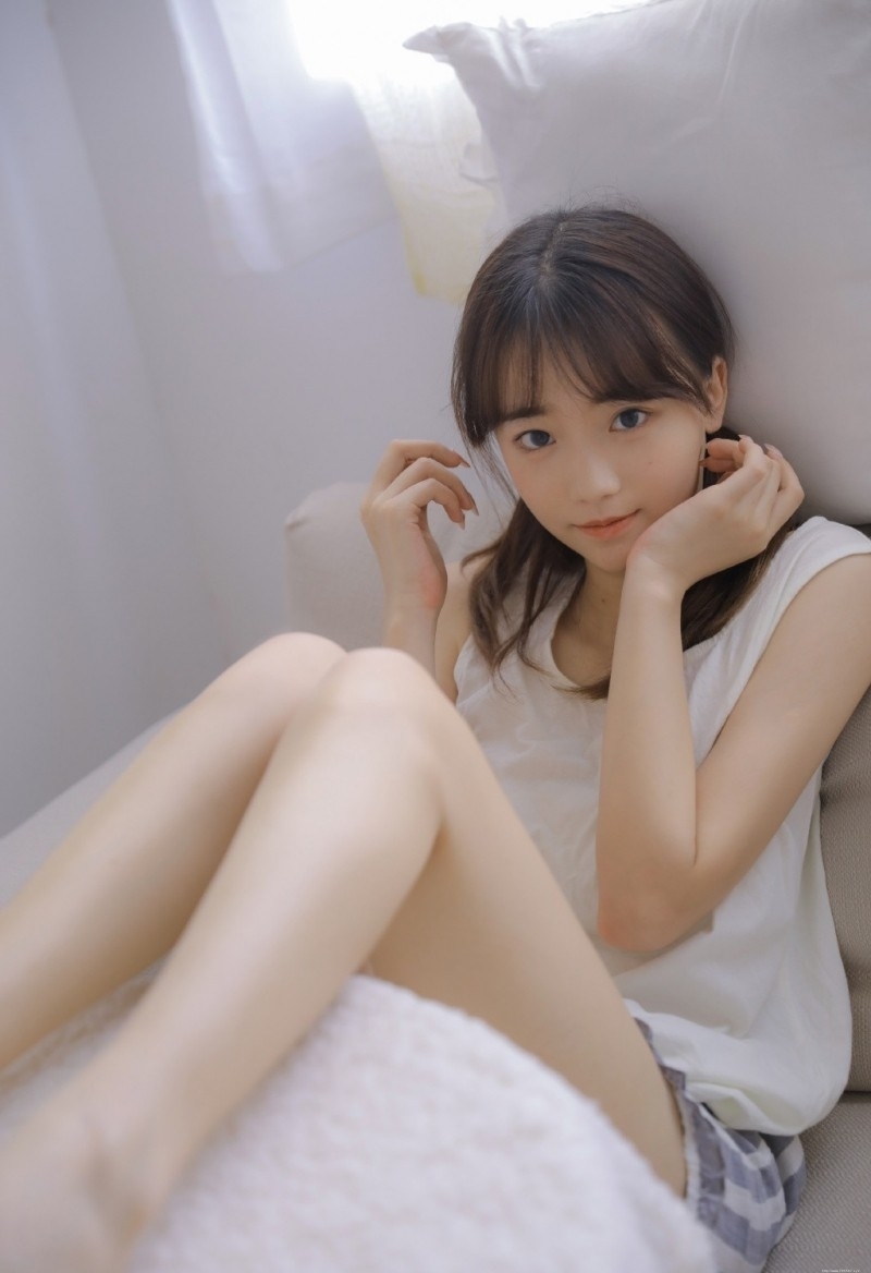 双马尾辫童颜萝莉俏皮可爱写真