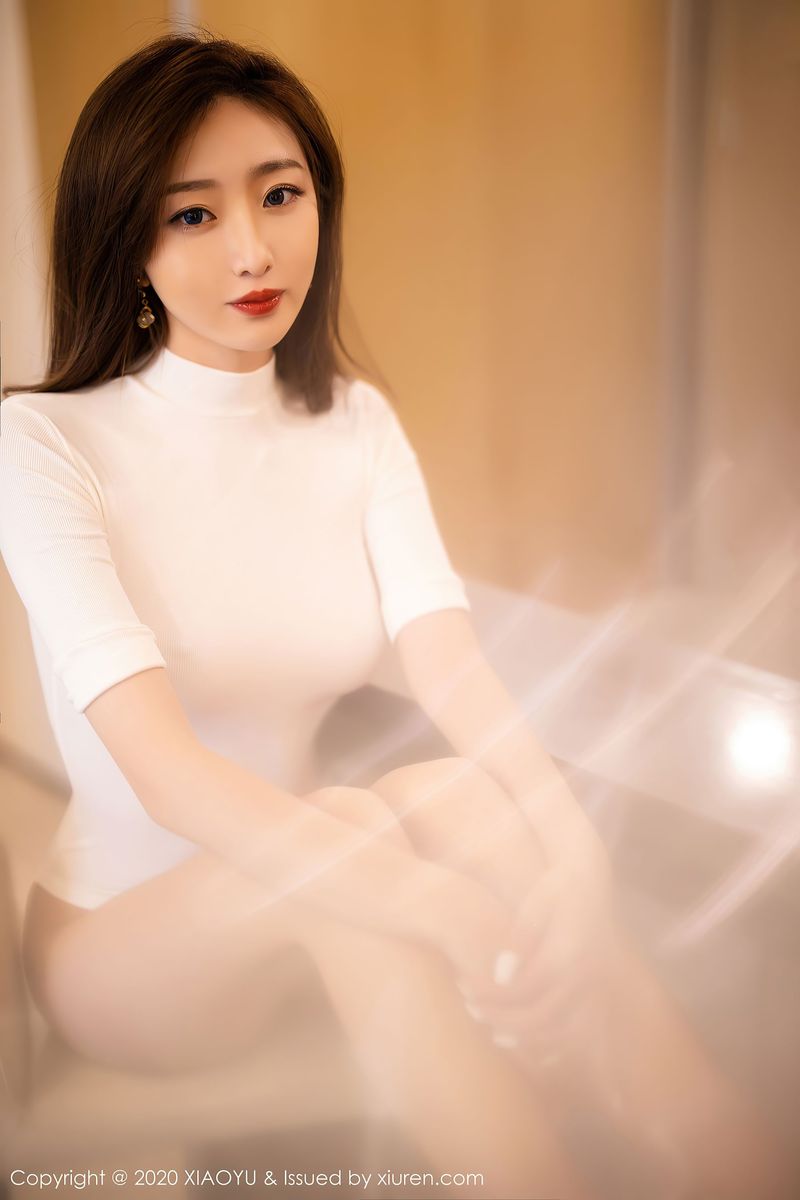 [XIAOYU语画界] 美女模特安琪Yee - 白色连体衣薄透丝袜性感写真 Vol.389