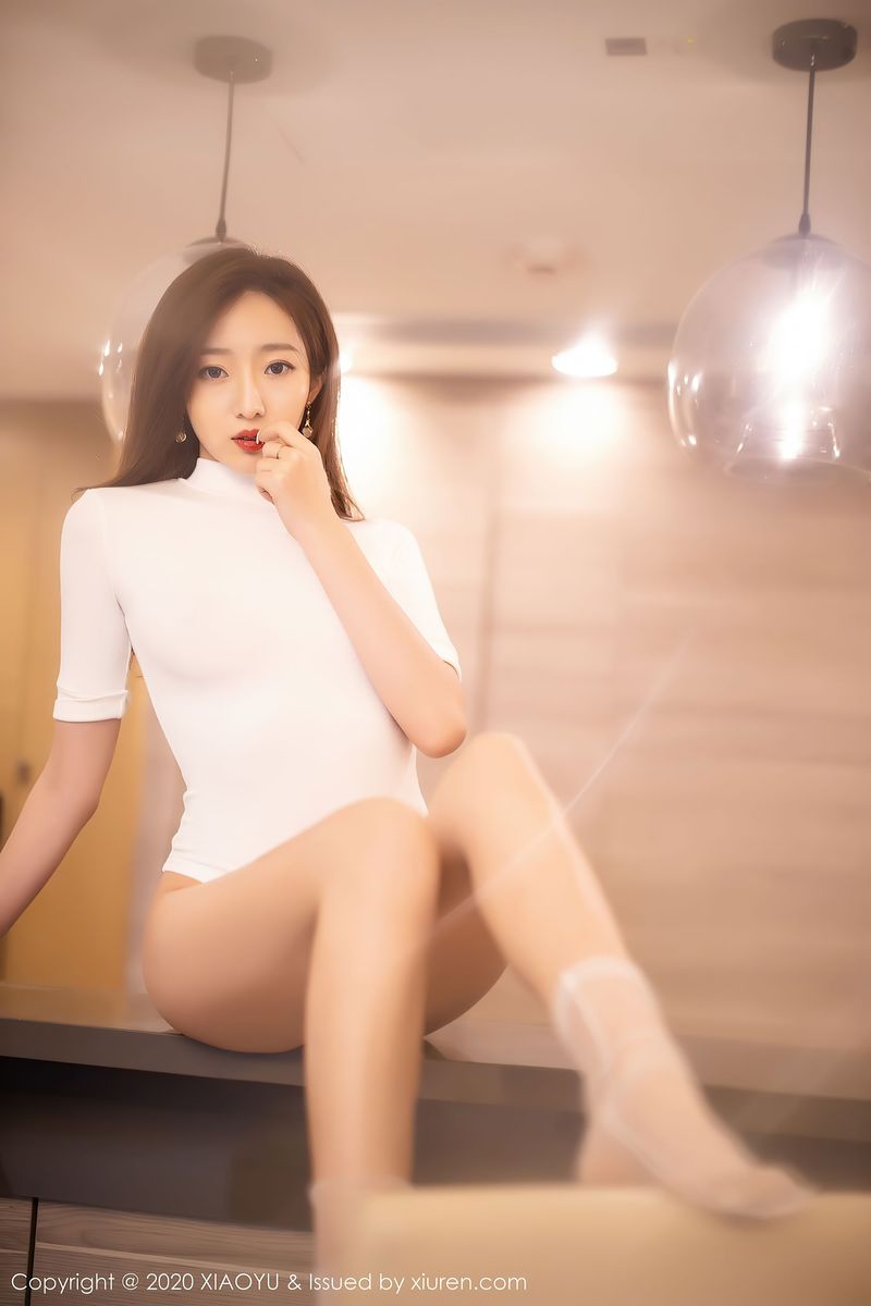 [XIAOYU语画界] 美女模特安琪Yee - 白色连体衣薄透丝袜性感写真 Vol.389
