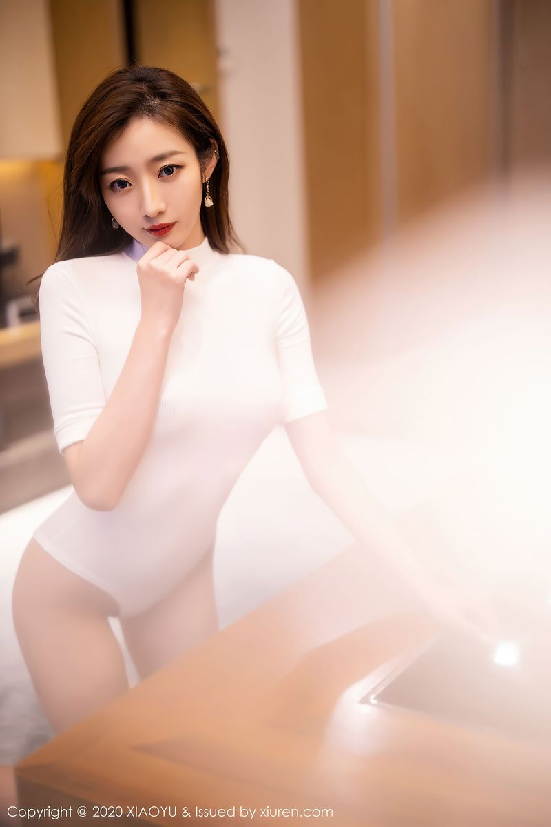 [XIAOYU语画界] 美女模特安琪Yee - 白色连体衣薄透丝袜性感写真 Vol.389
