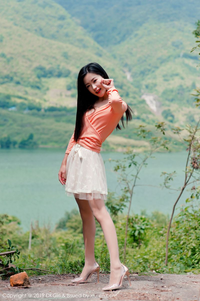 [DKGirl御女郎] 新人妹子小子怡Alice大胆丝袜户外露天车拍系列写真 Vol.114