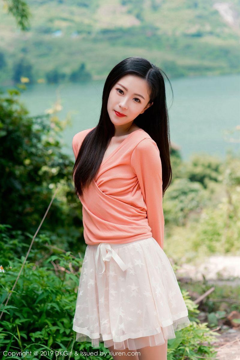 [DKGirl御女郎] 新人妹子小子怡Alice大胆丝袜户外露天车拍系列写真 Vol.114