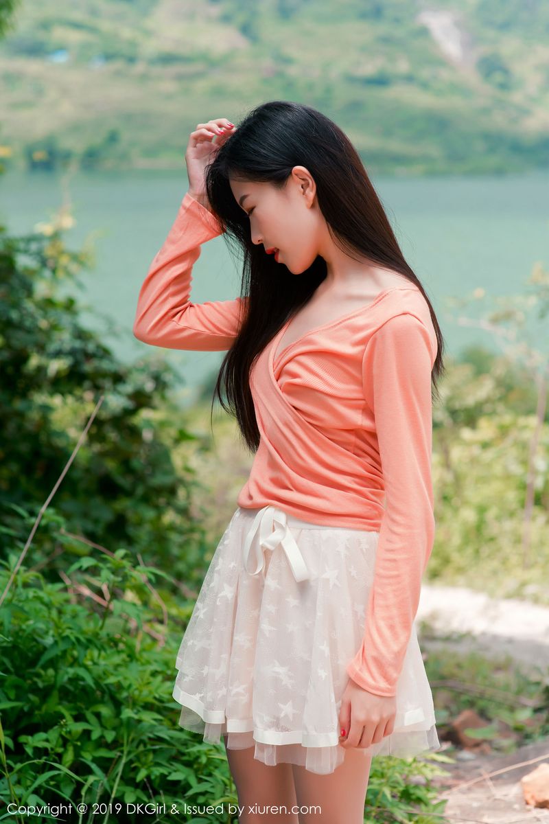 [DKGirl御女郎] 新人妹子小子怡Alice大胆丝袜户外露天车拍系列写真 Vol.114