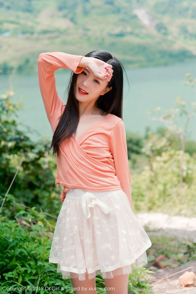 [DKGirl御女郎] 新人妹子小子怡Alice大胆丝袜户外露天车拍系列写真 Vol.114