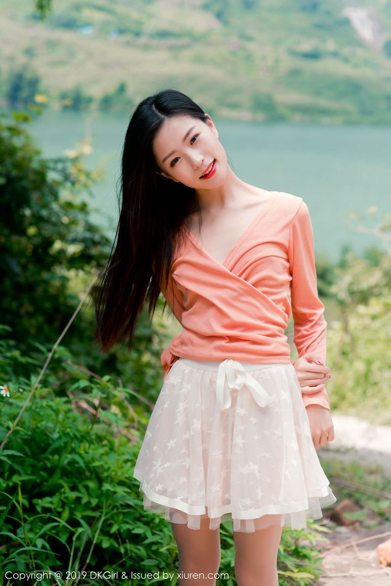 [DKGirl御女郎] 新人妹子小子怡Alice大胆丝袜户外露天车拍系列写真 Vol.114