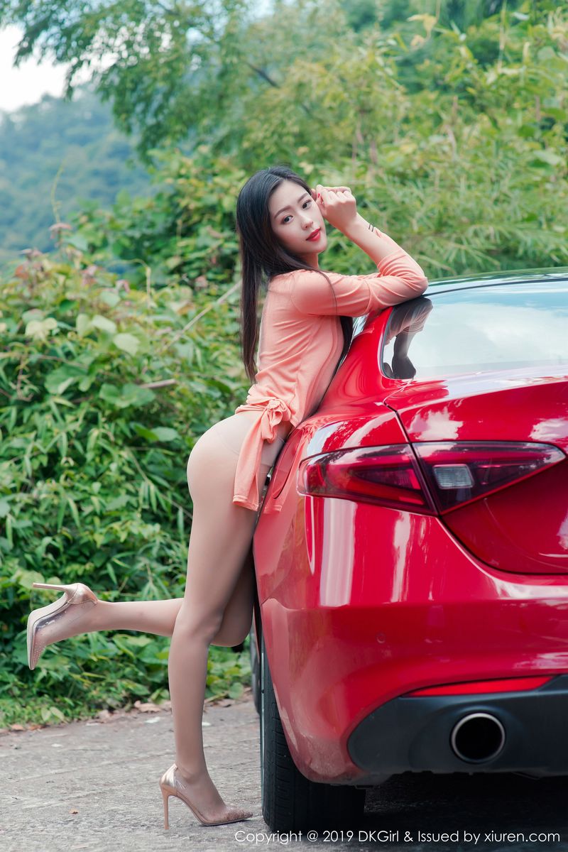 [DKGirl御女郎] 新人妹子小子怡Alice大胆丝袜户外露天车拍系列写真 Vol.114