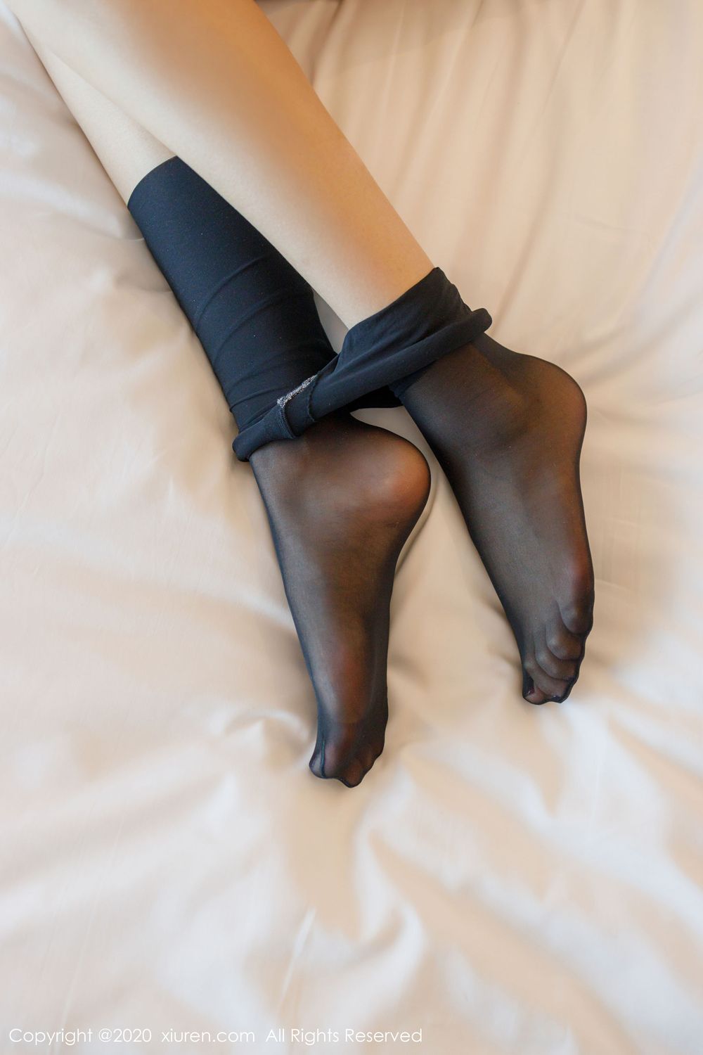 [XiuRen秀人网] 美女模特杨紫嫣Cynthia皮衣黑丝系列尾随主题写真 No.2149