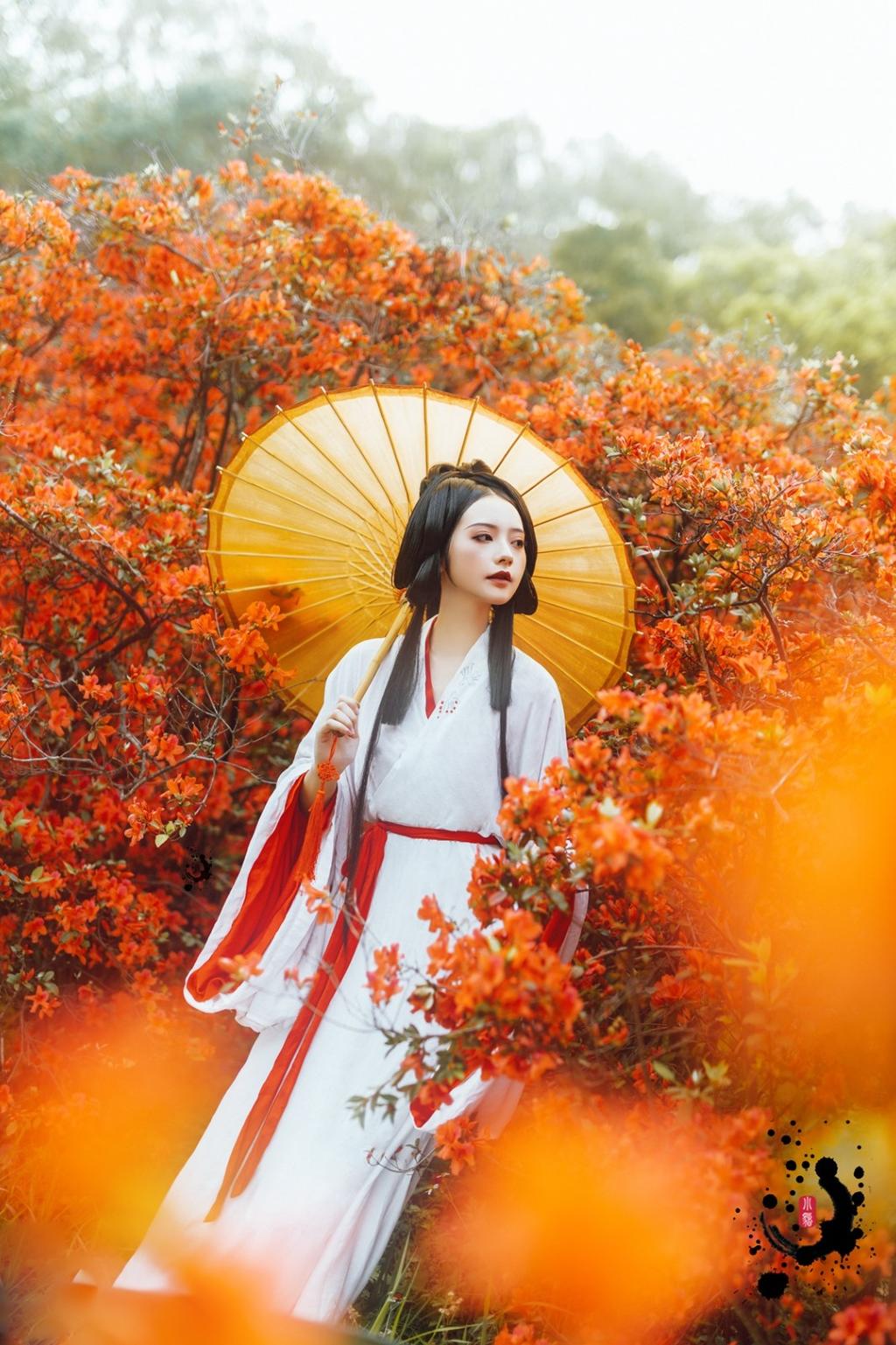 古装美女肤如凝脂面若桃花美图