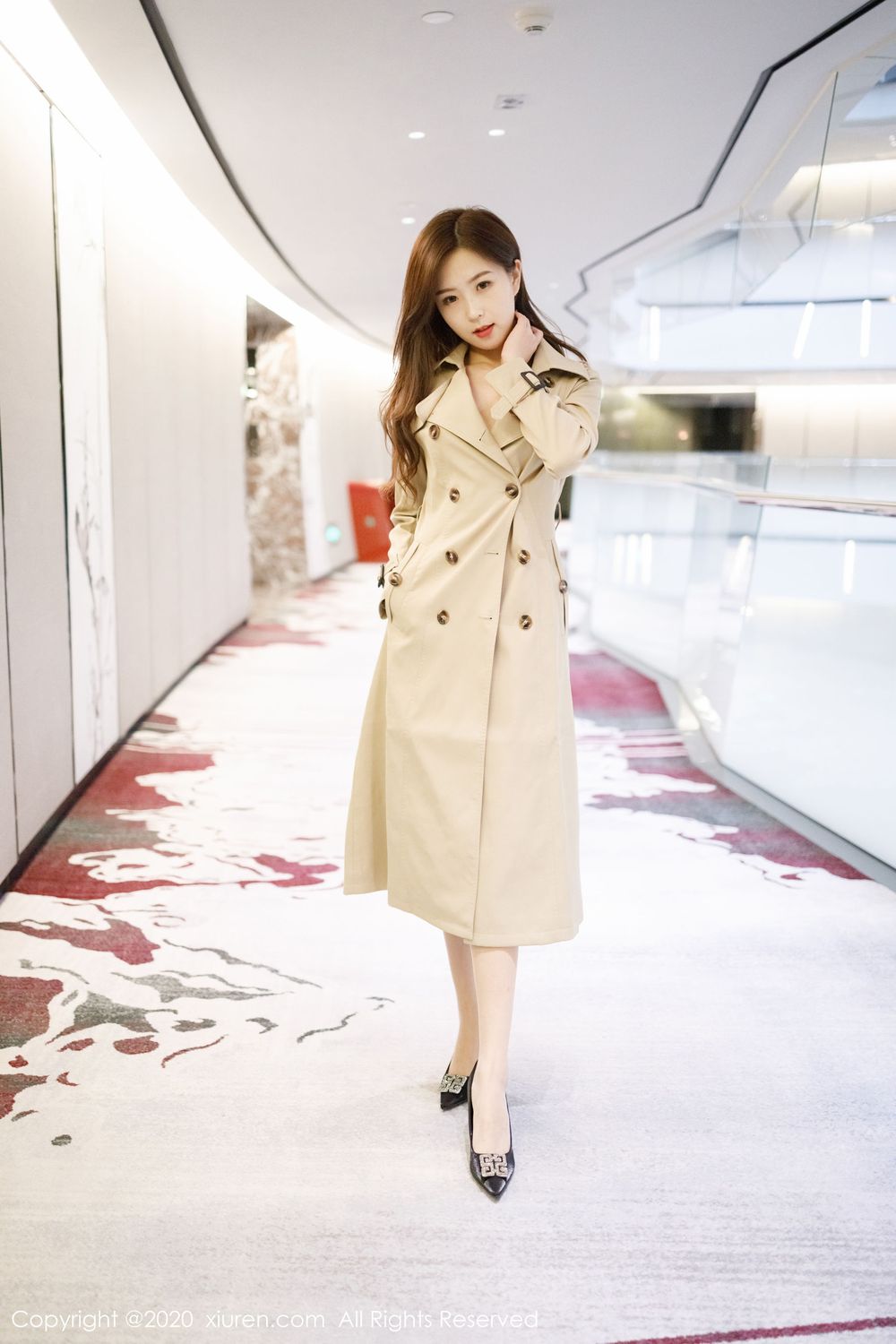 [XiuRen秀人网] 美女模特杨紫嫣Cynthia猩红内衣吊袜系列妖娆写真 No.2249