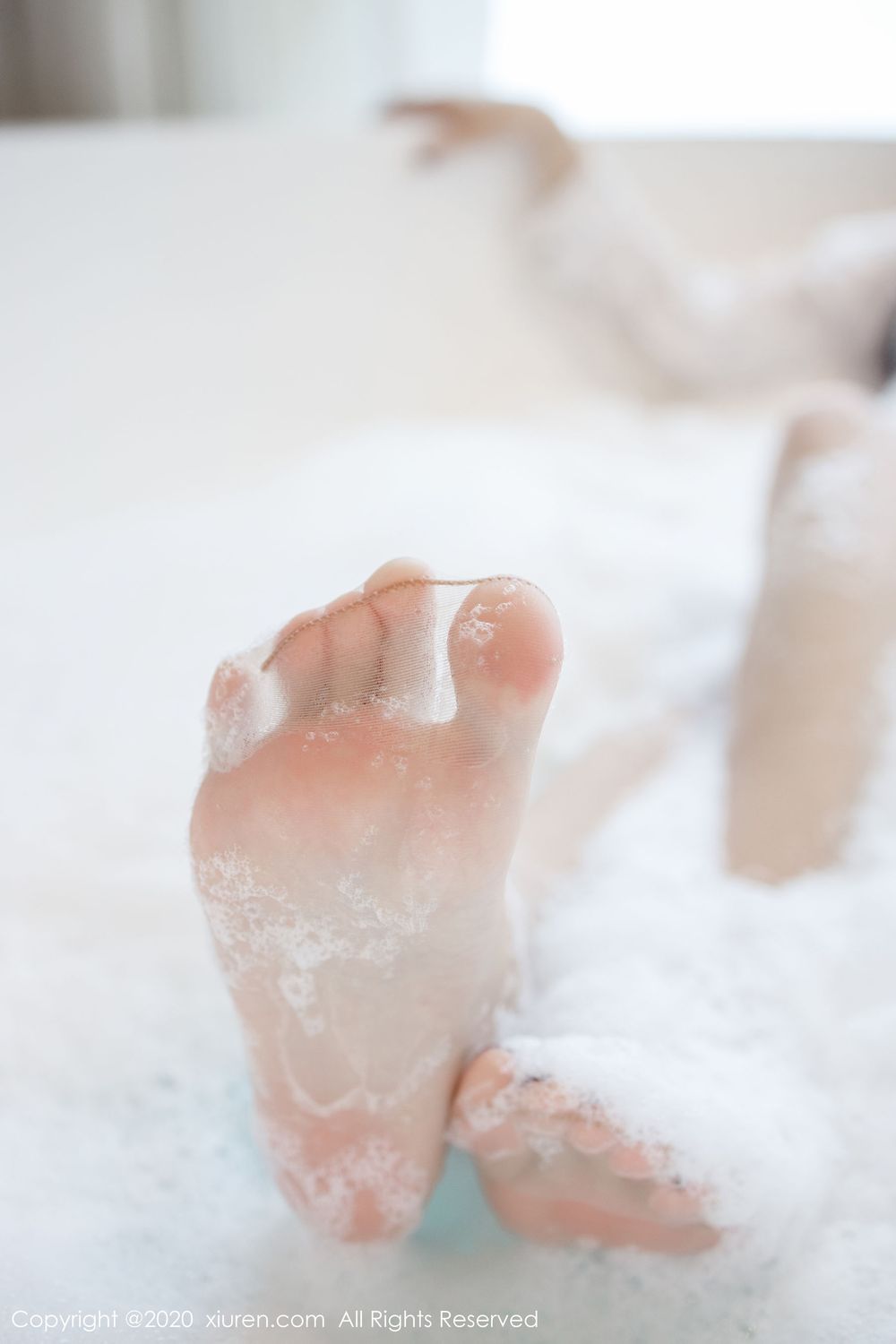 [XiuRen秀人网] 美女模特杨紫嫣Cynthia猩红内衣吊袜系列妖娆写真 No.2249