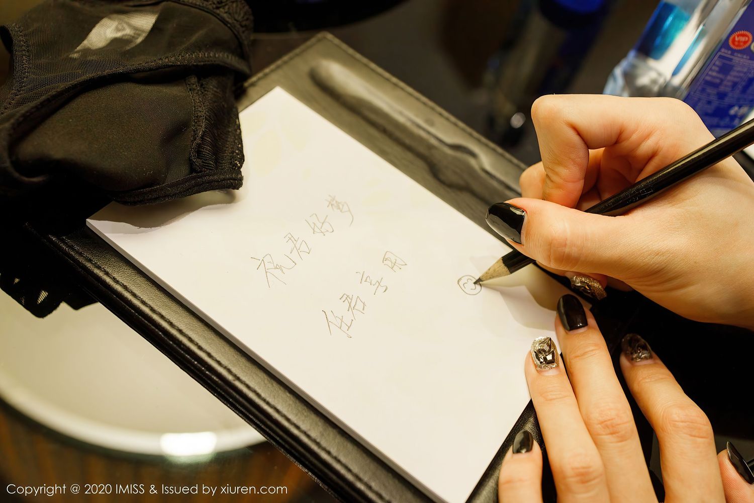 [IMiss爱蜜社] 美女模特杨紫嫣Cynthia酒店私人职场OL系列写真 Vol.491