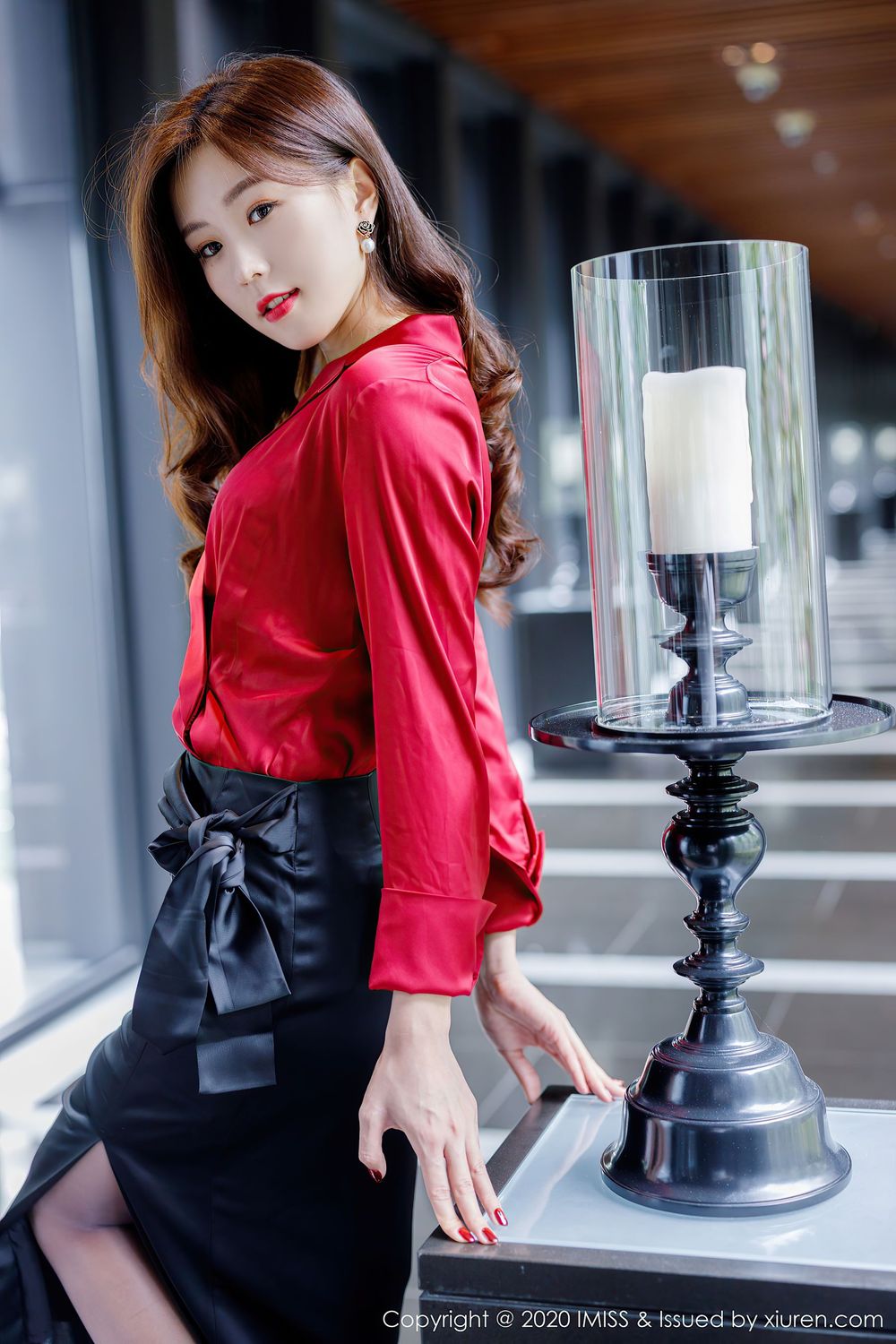 [IMiss爱蜜社] 美女模特杨紫嫣Cynthia - 典雅礼裙与魅惑丝袜心愿旅拍 Vol.502