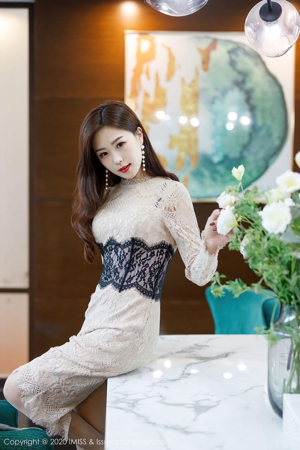 [IMiss爱蜜社] 美女模特杨紫嫣Cynthia - 华丽礼裙丝袜美腿性感写真 Vol.517