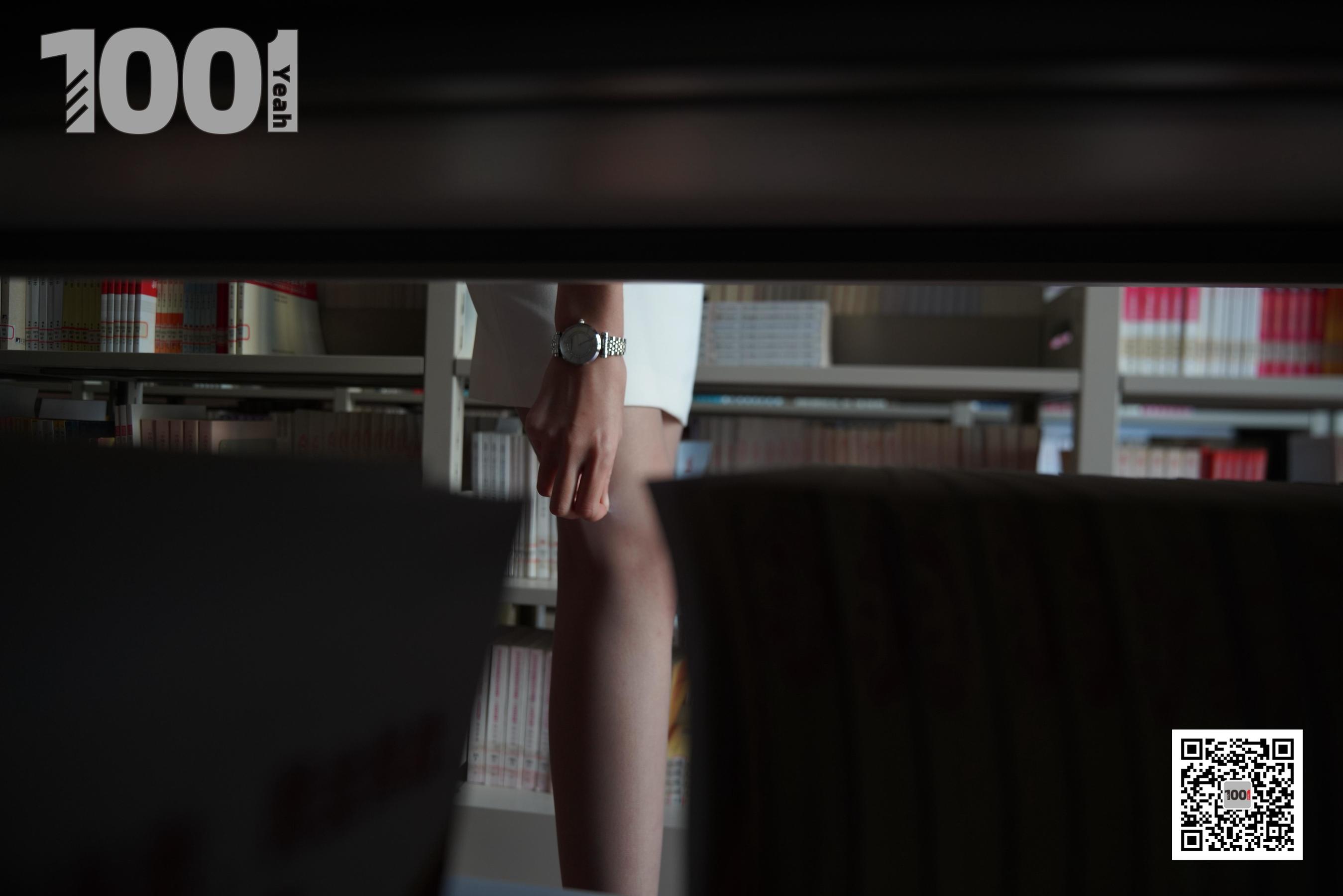 [一千零一夜IESS] 模特 草莓 《新来的实习老师1》 写真集