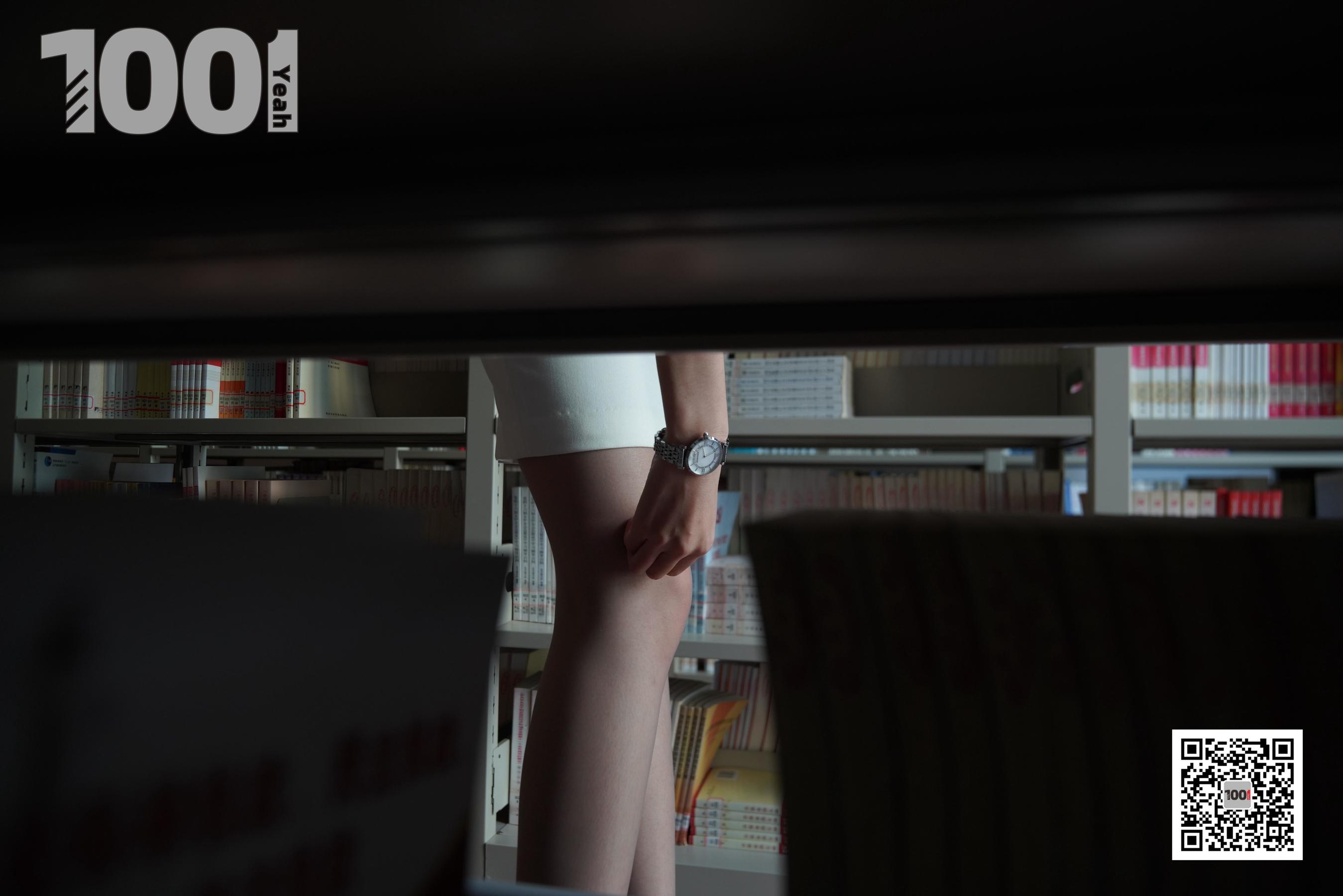 [一千零一夜IESS] 模特 草莓 《新来的实习老师1》 写真集