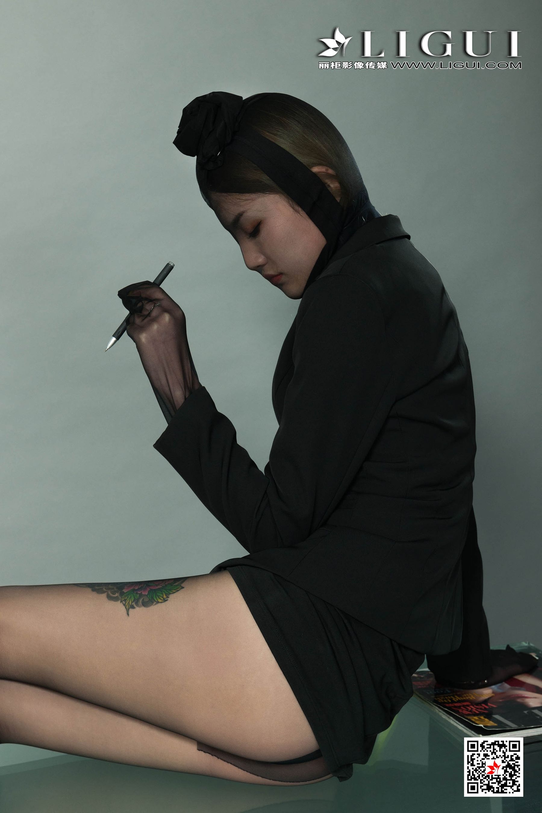 Model 甜甜《黑丝袜人体》 [丽柜Ligui] 写真集