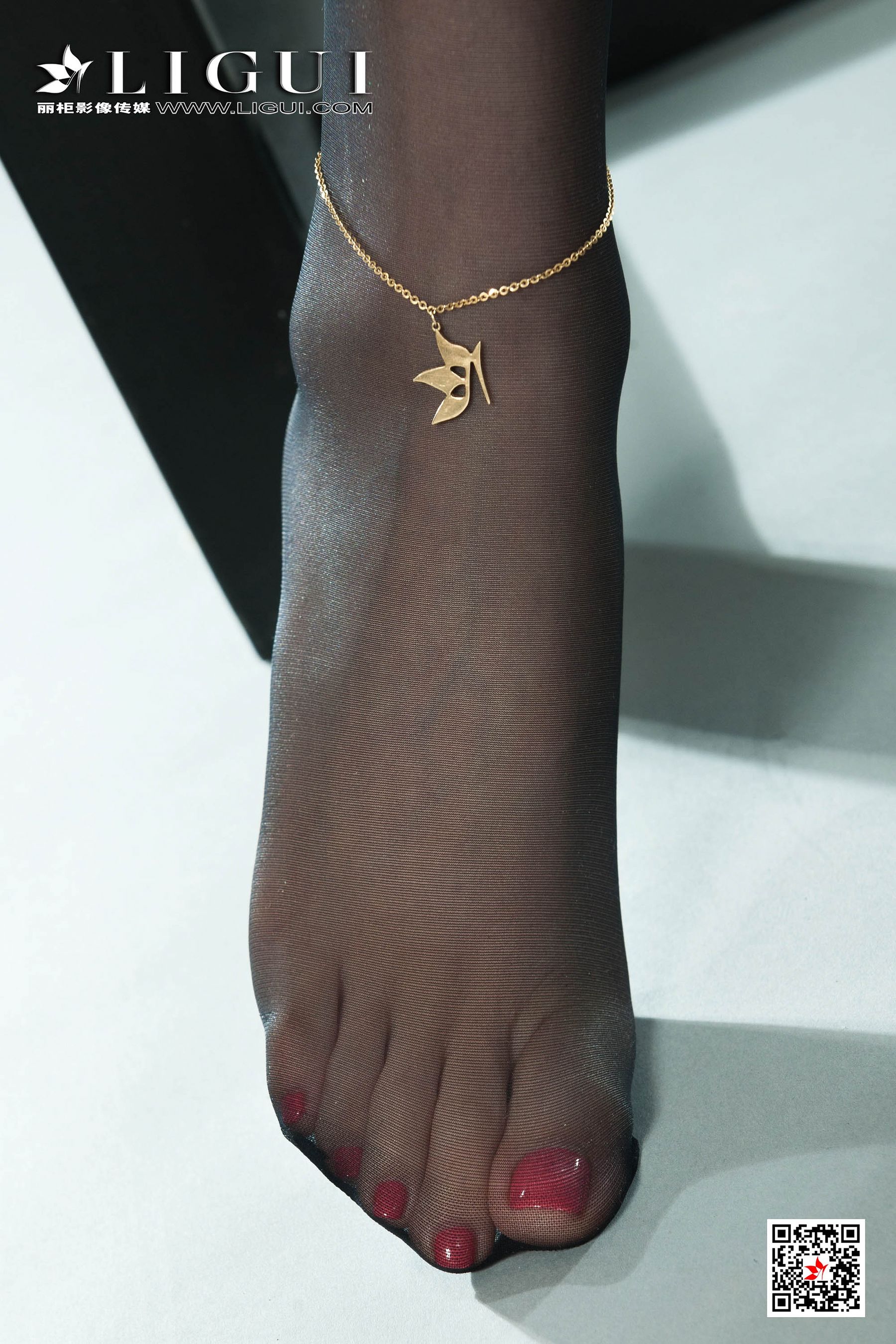 Model 甜甜《黑丝袜人体》 [丽柜Ligui] 写真集