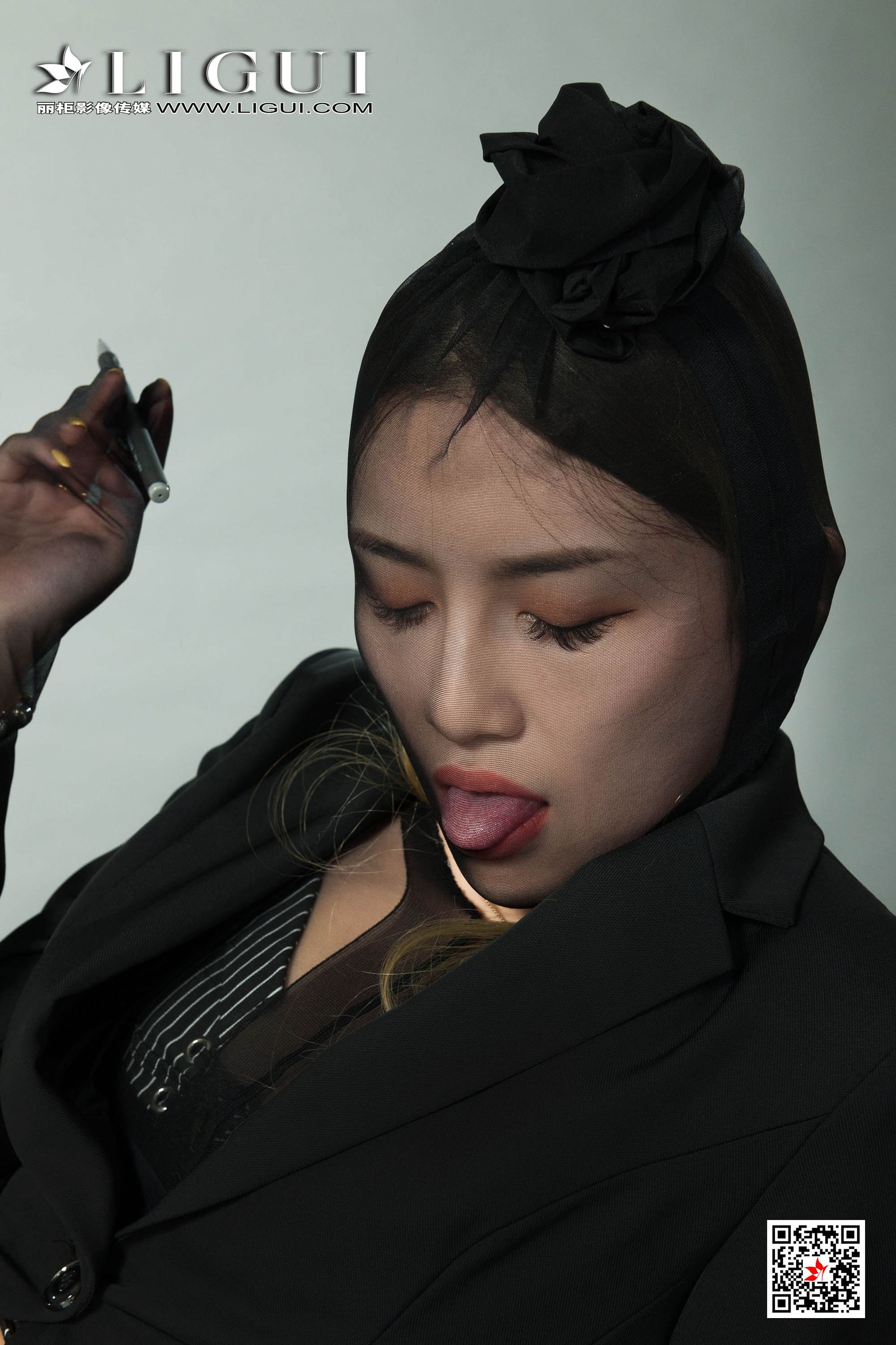 Model 甜甜《黑丝袜人体》 [丽柜Ligui] 写真集