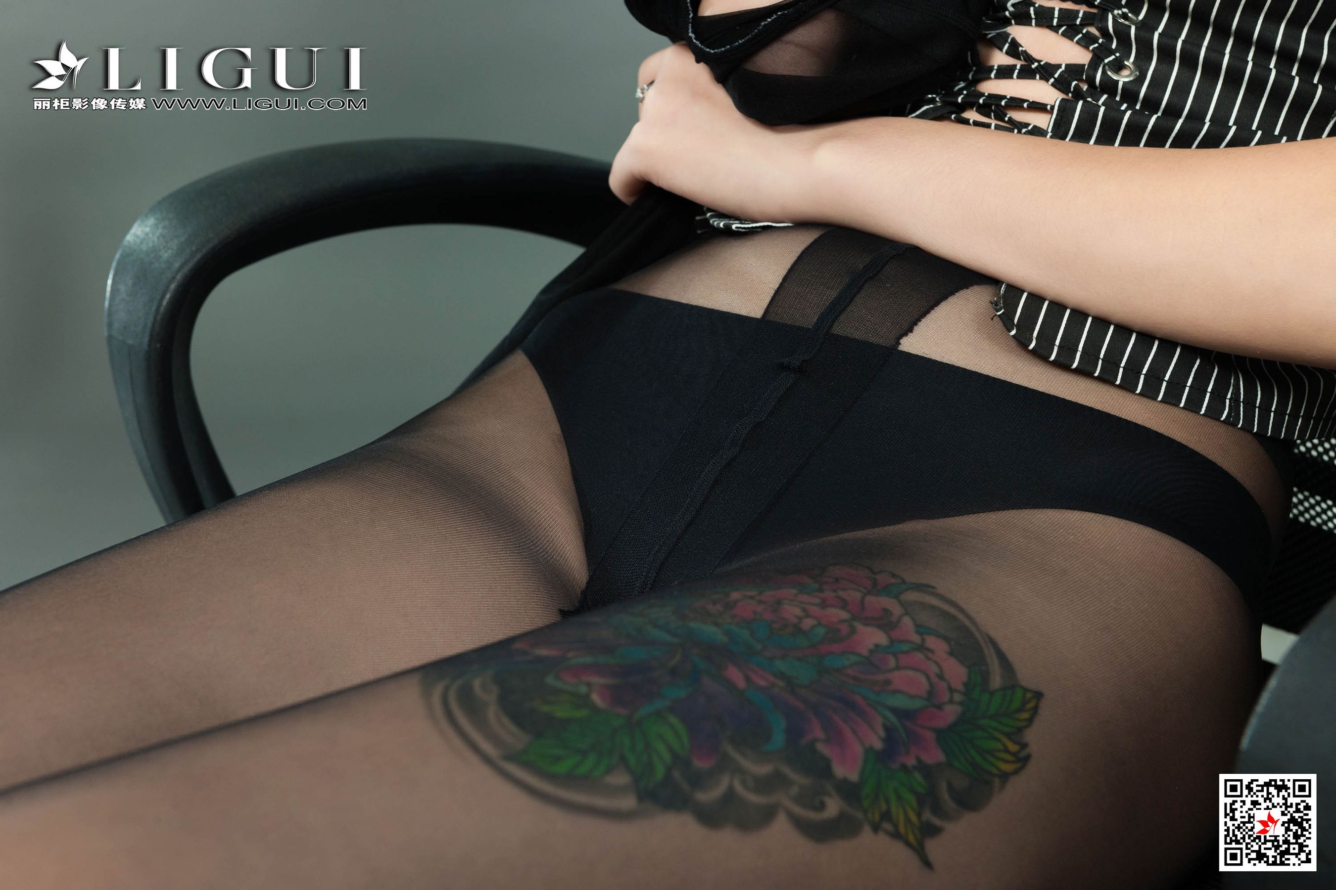 Model 甜甜《黑丝袜人体》 [丽柜Ligui] 写真集