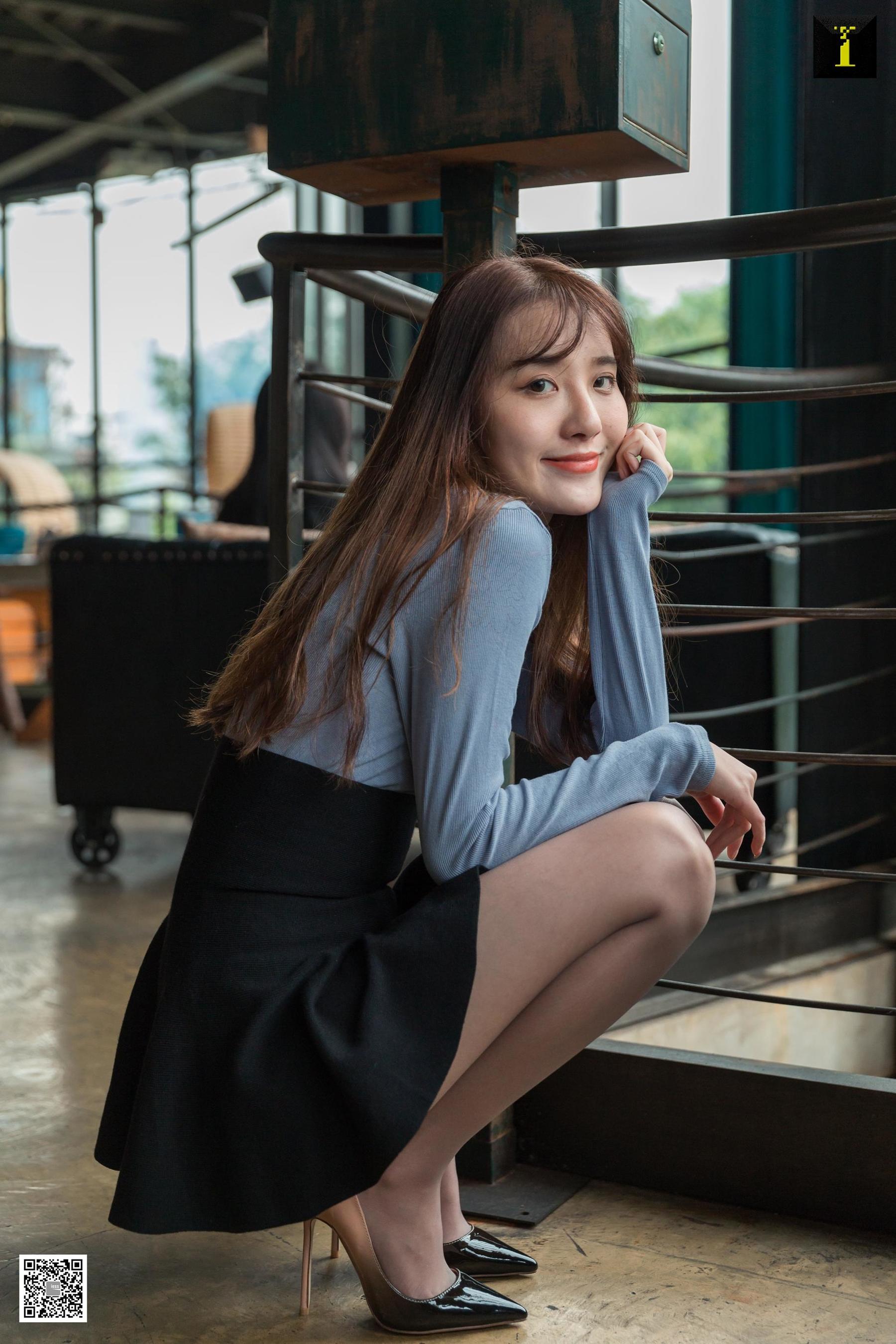 [异思趣向IESS] 模特 婉萍 《撞色渐变高跟》 美腿丝足写真集