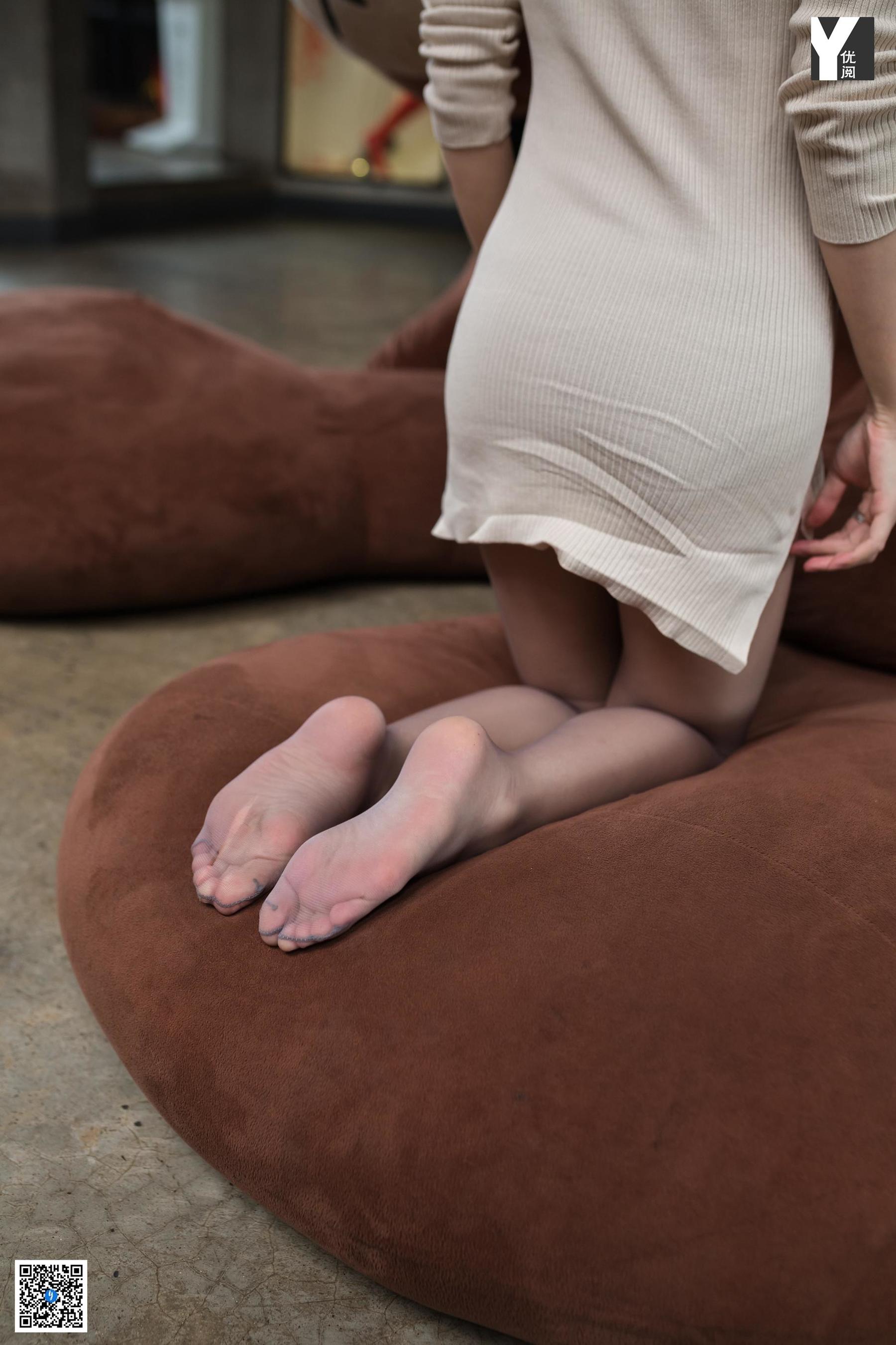 [异思趣向IESS] 模特 秋秋 《布朗熊之恋》 写真集