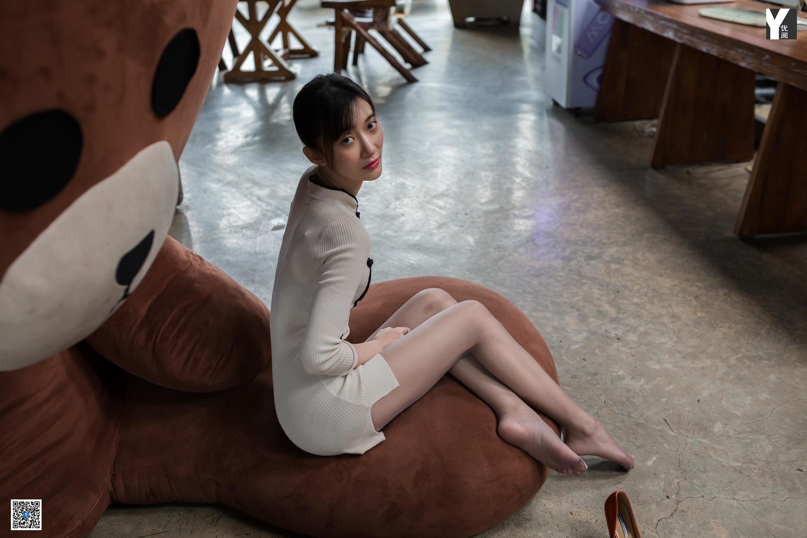 [异思趣向IESS] 模特 秋秋 《布朗熊之恋》 写真集