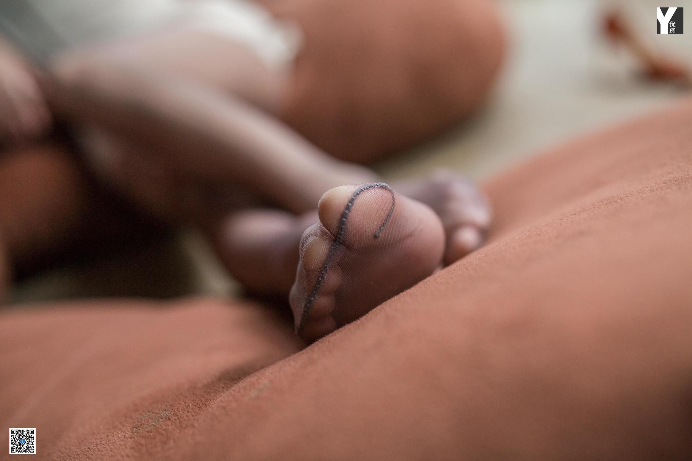 [异思趣向IESS] 模特 秋秋 《布朗熊之恋》 写真集