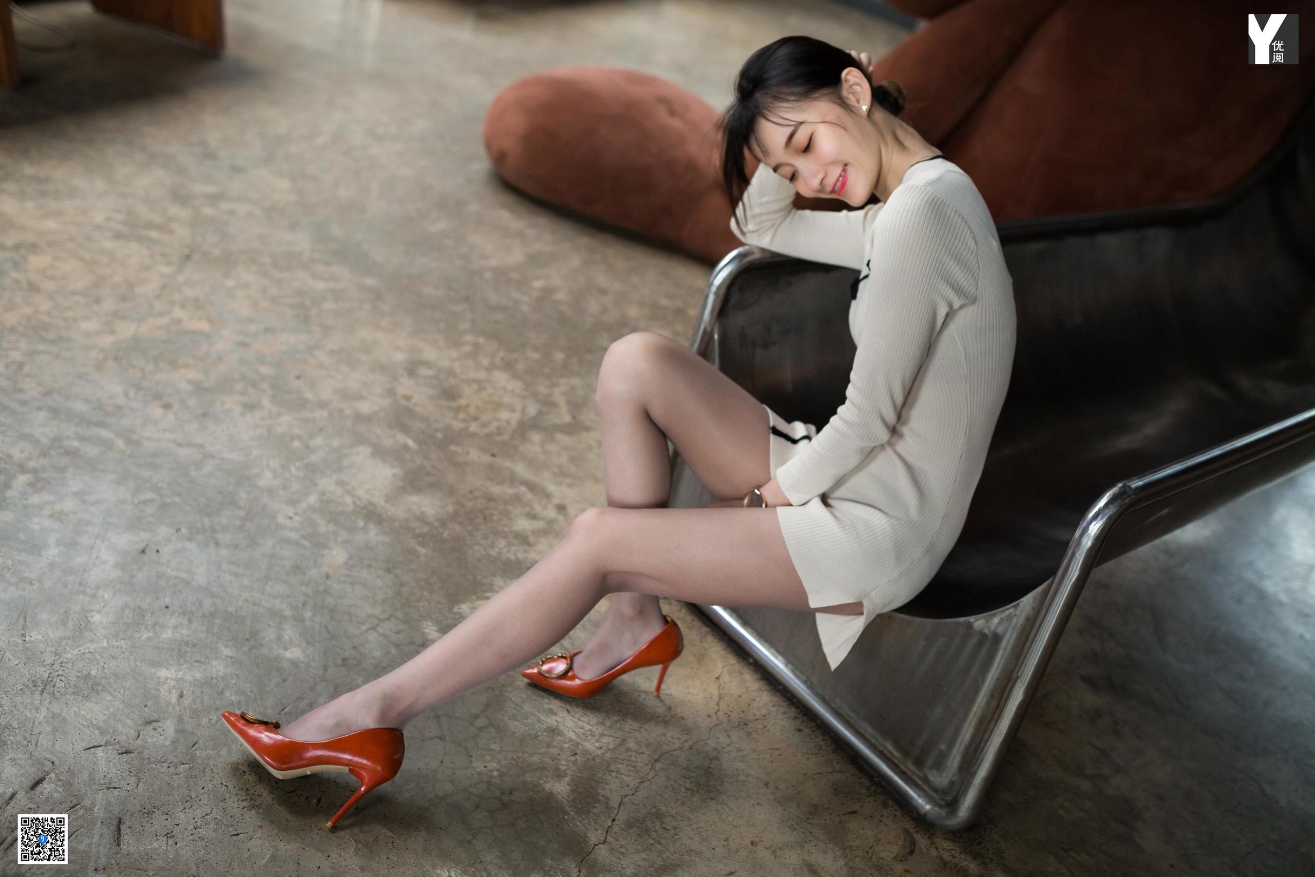 [异思趣向IESS] 模特 秋秋 《布朗熊之恋》 写真集