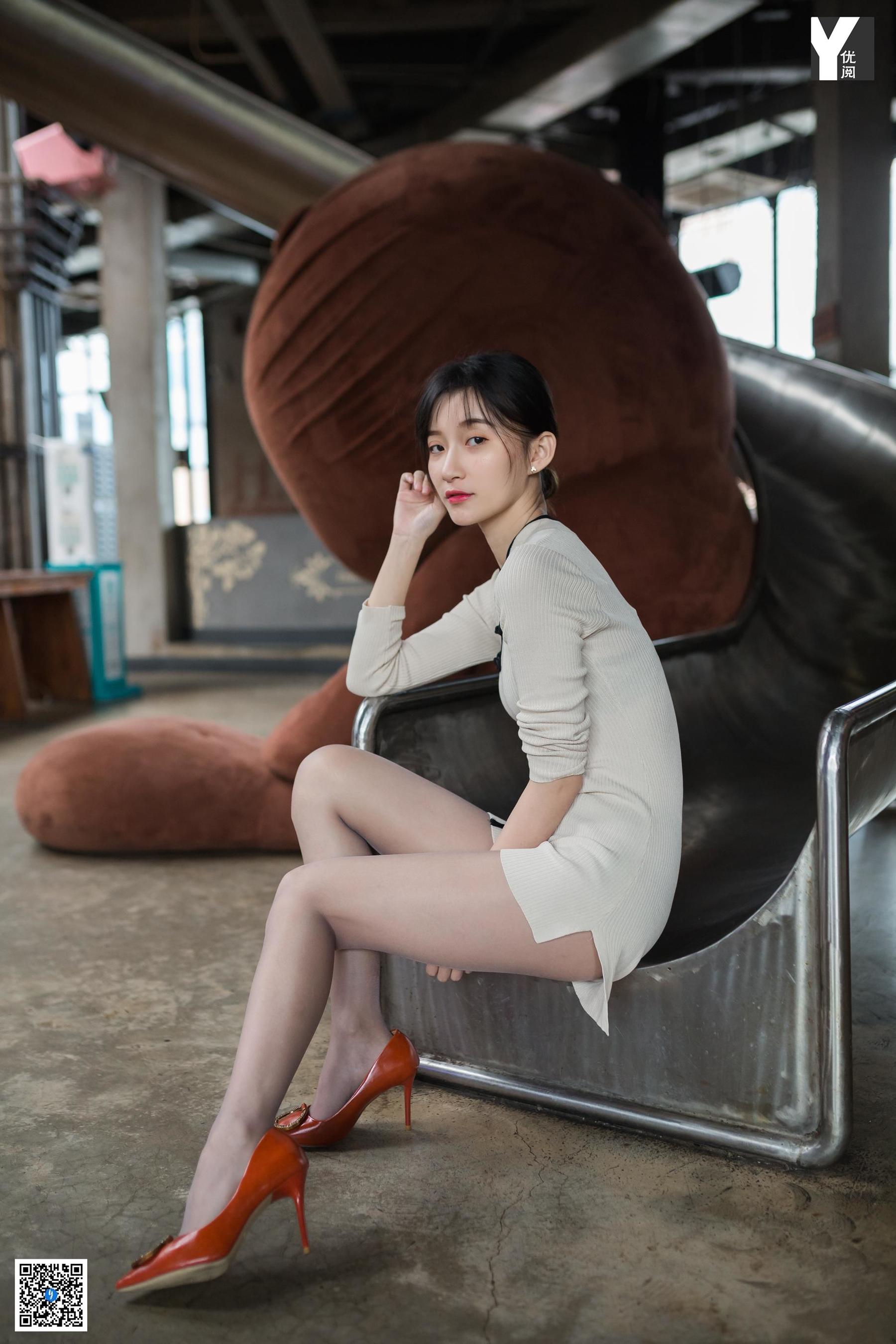 [异思趣向IESS] 模特 秋秋 《布朗熊之恋》 写真集