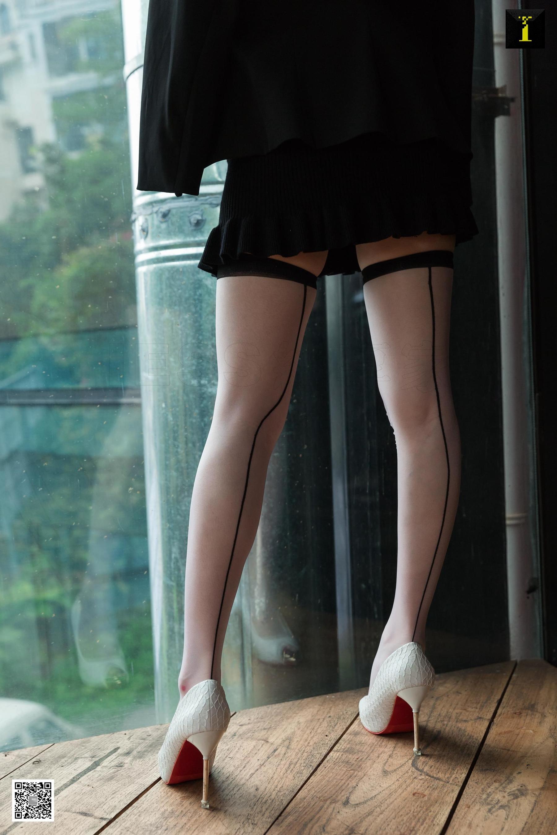 [异思趣向IESS] 模特 羽西 《鱼嘴与吊带袜》 写真集